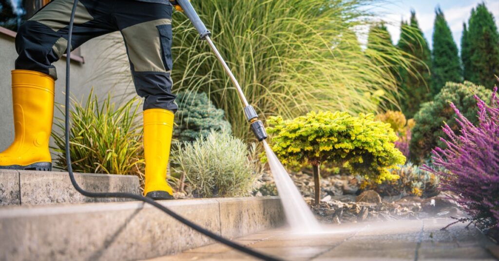 pressure washing sidewalk